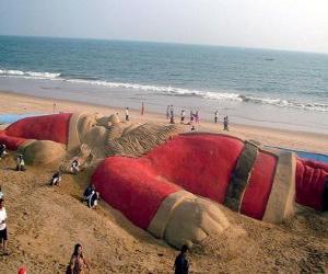 пазл Санта Клаус скульптуры на пляже сделал